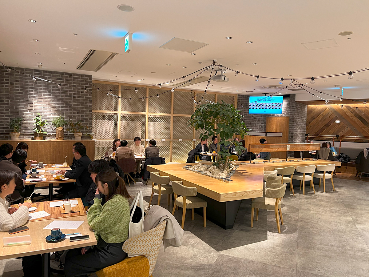 クリエイターと知り合いたい!カフェ交流会の様子１